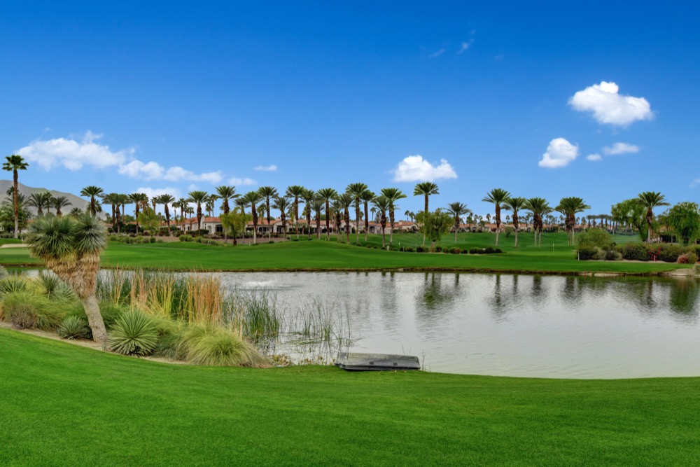 002LAKE AND FAIRWAY VIEW