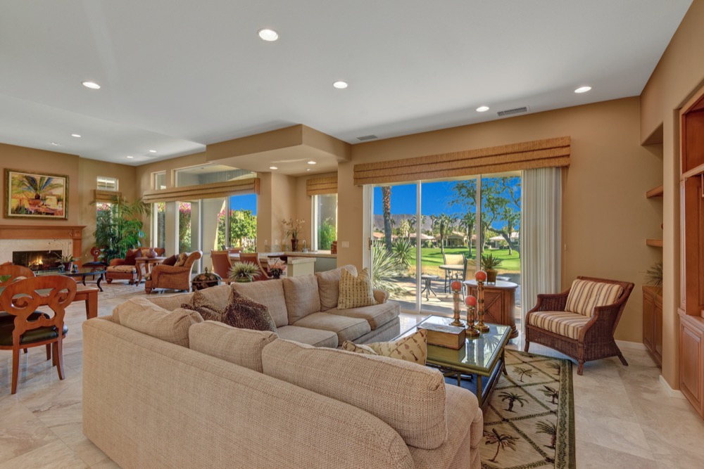 005FAMILY ROOM TO WET BAR AND LIVING ROOM