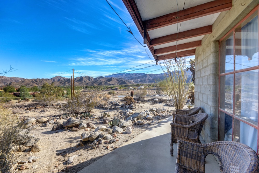 BLOCK HOUSE FRONT PORCH VIEW