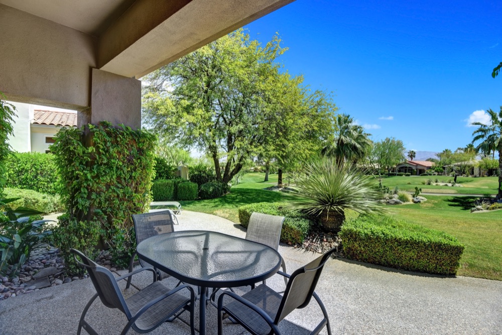 001COVERED PATIO TO VIEW