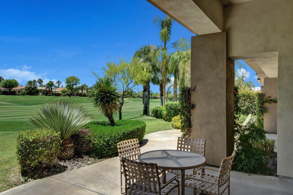 002COVERED PATIO TO VIEW