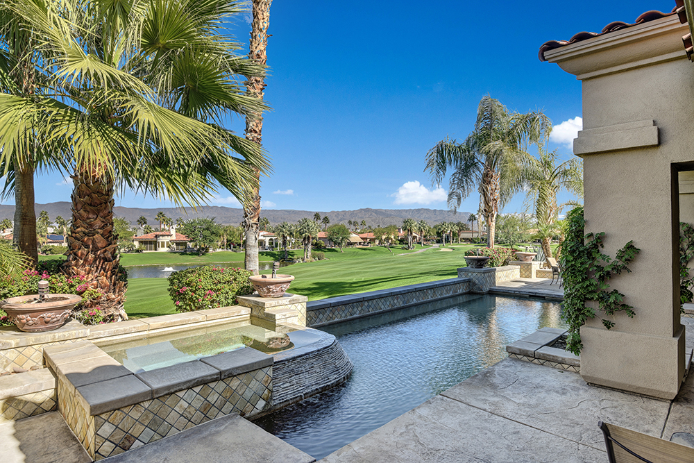 001pool-and-spa-to-view-mls