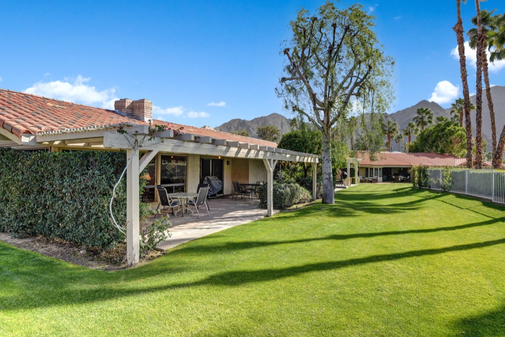 003back-of-unit-to-mountain-view