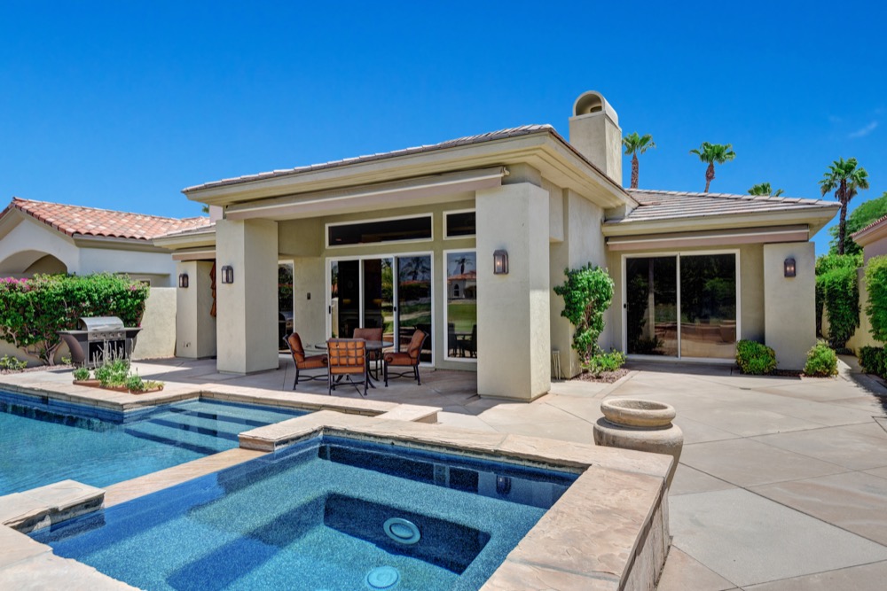 028SPA AND POOL TO BACK OF HOUSE