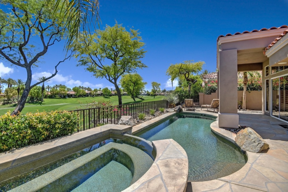 001POOL AND SPA TO VIEW