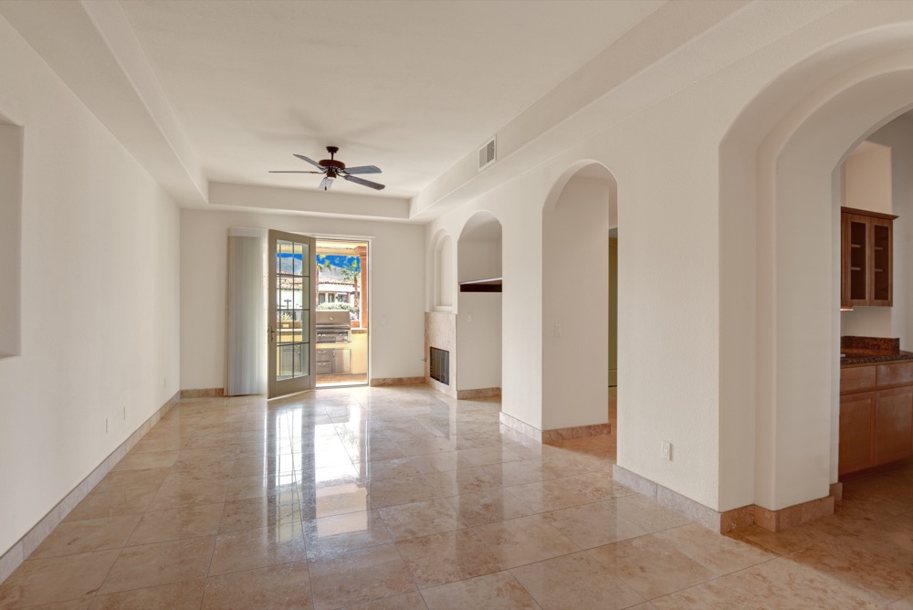 001LIVING ROOM INTO BONUS ROOM