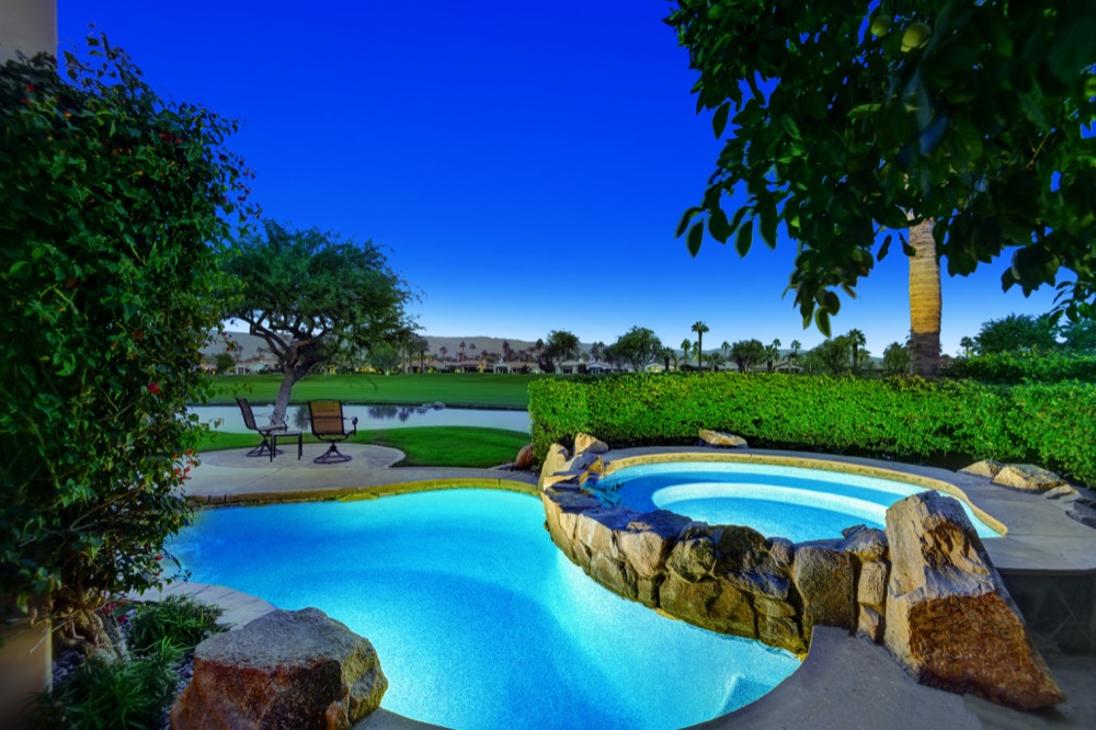 001POOL AND SPA TO LAKE VIEW