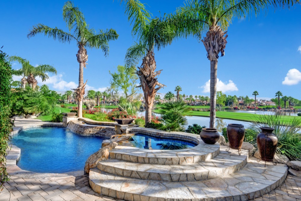 001POOL AND SPA TO LAKE AND VIEW