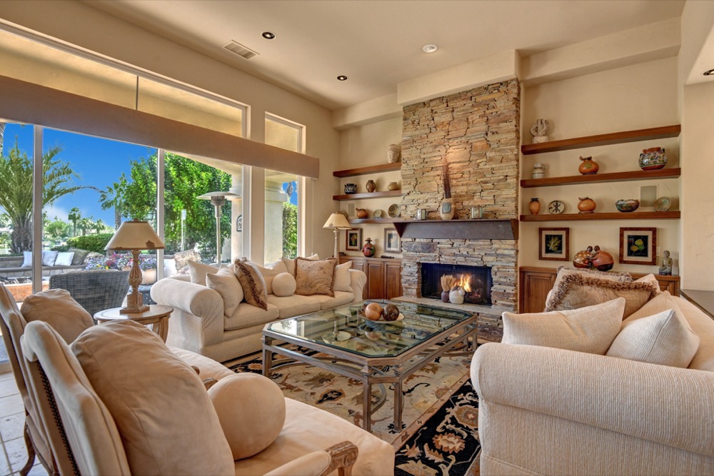 002LIVING ROOM WITH FIREPLACE